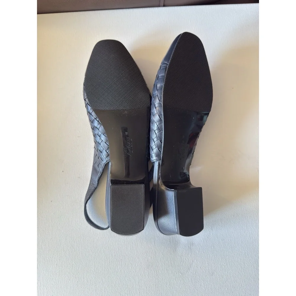 Trotters Women's Dea Pump Woven Black Back Strap Size 10M